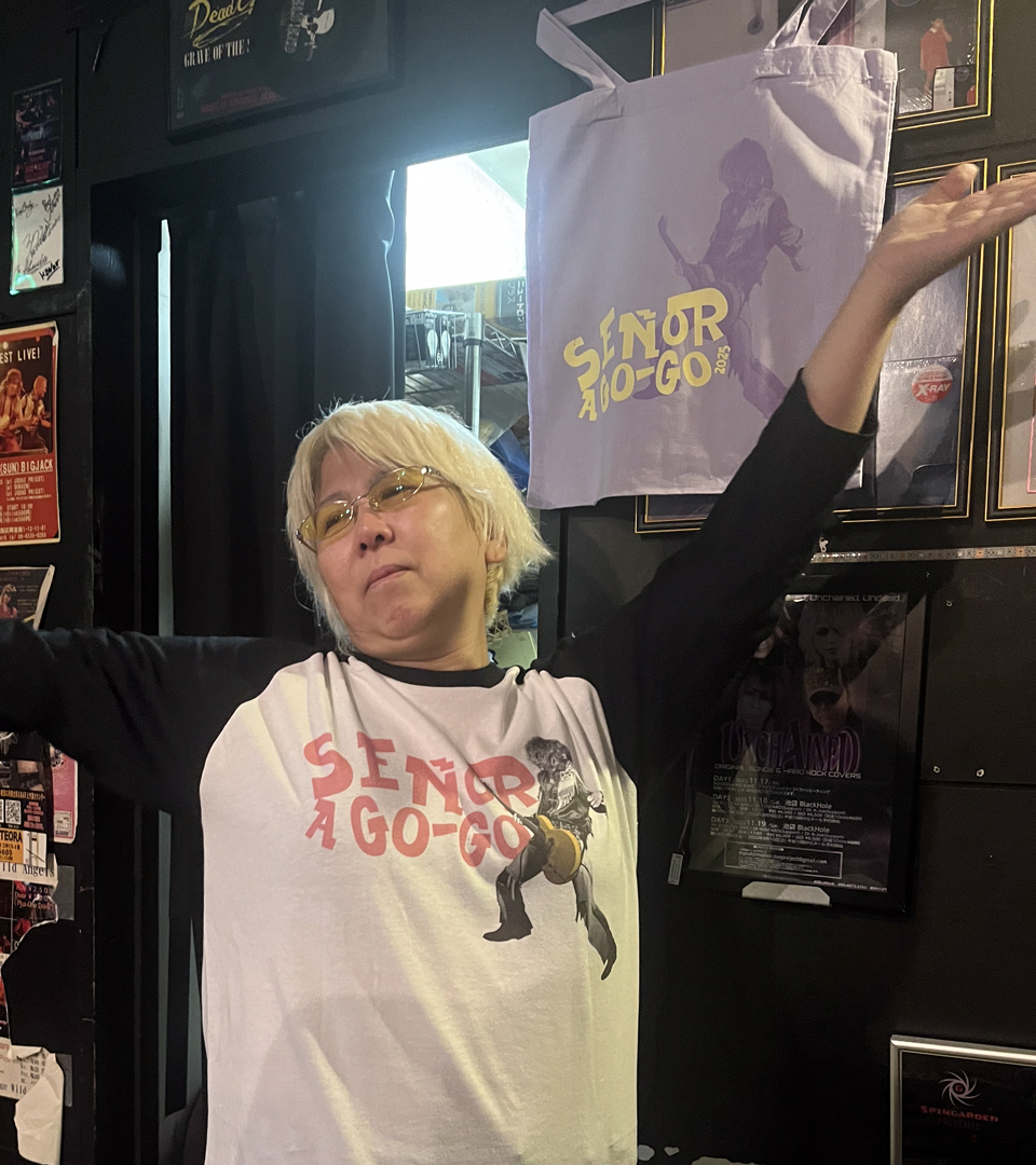 merch-stand-IMG_0229